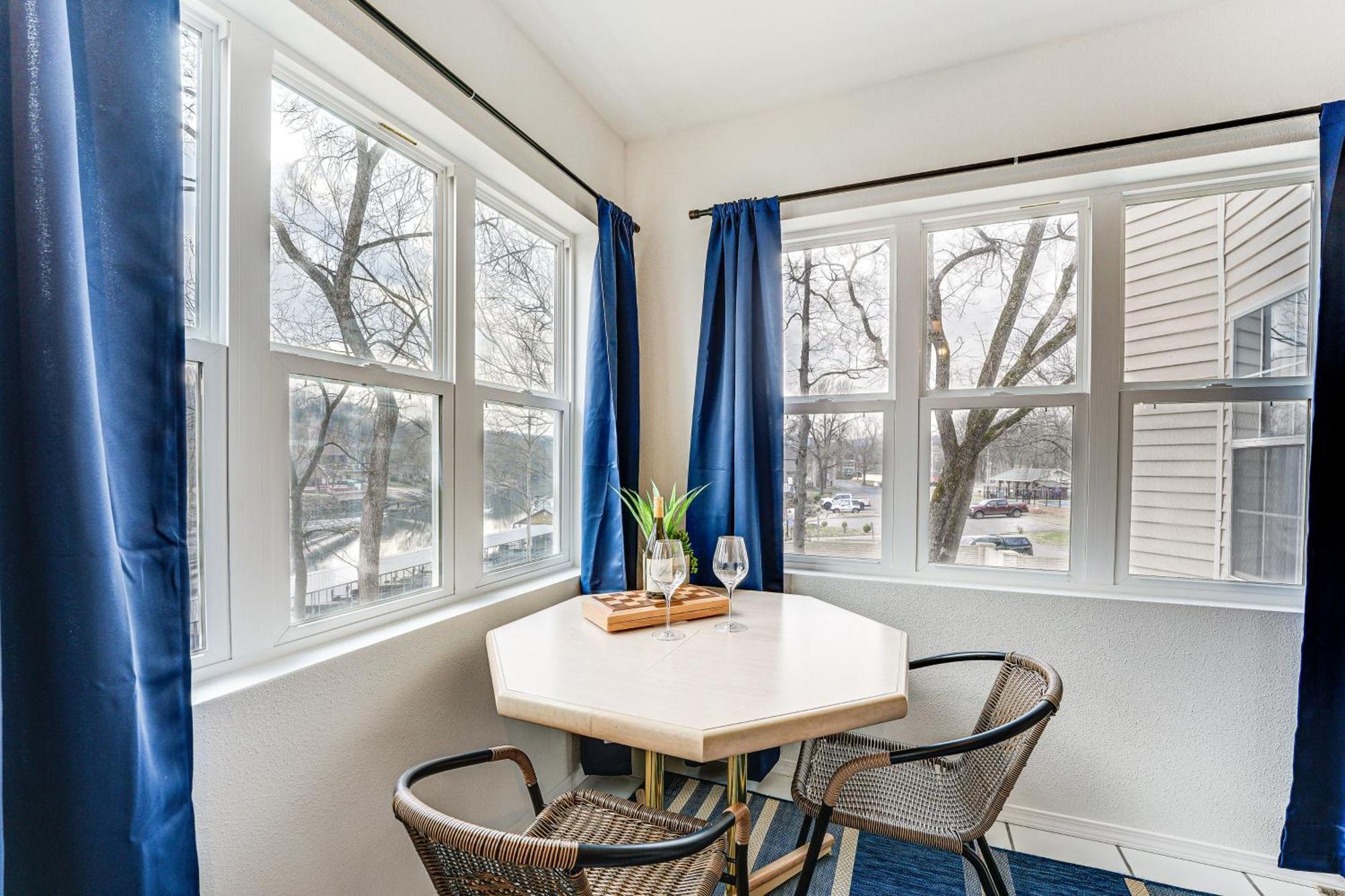 Branson Lakefront Condo With Sunroom And Lake Views! ภายนอก รูปภาพ
